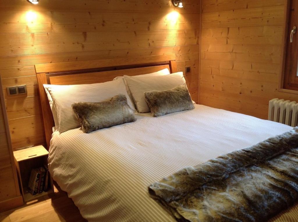 Chalet Spacious In Traditional French Village, Sleeps 8, Four Star With Fibre Broadband Abondance