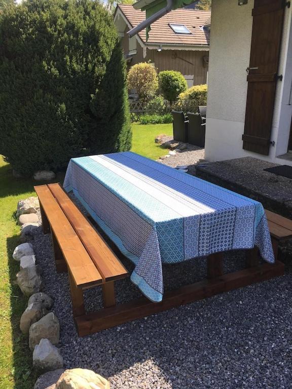 Spacious In Traditional French Village, Sleeps 8, Four Star With Fibre Broadband Chalet
