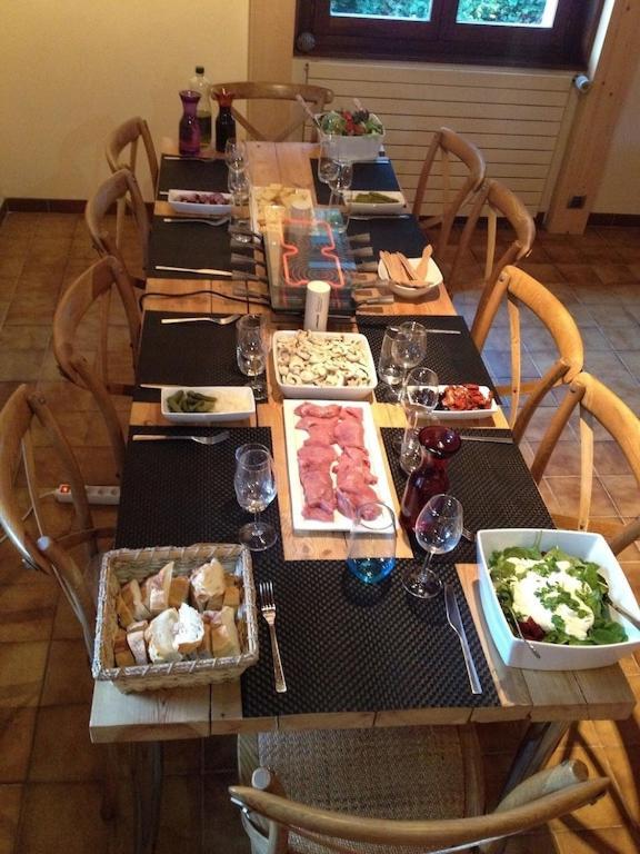 Spacious In Traditional French Village, Sleeps 8, Four Star With Fibre Broadband Chalet Abondance