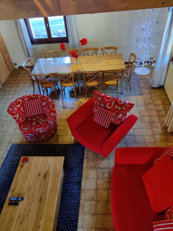 Spacious In Traditional French Village, Sleeps 8, Four Star With Fibre Broadband