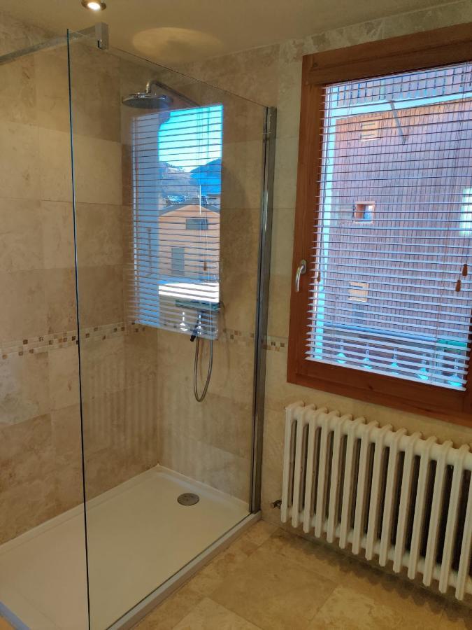 Spacious In Traditional French Village, Sleeps 8, Four Star With Fibre Broadband * Abondance