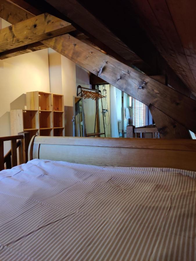 Spacious In Traditional French Village, Sleeps 8, Four Star With Fibre Broadband Abondance