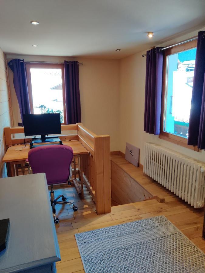 Chalet Spacious In Traditional French Village, Sleeps 8, Four Star With Fibre Broadband Abondance